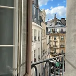 Un Cosy Near Notre Dame 5 * Paryż
