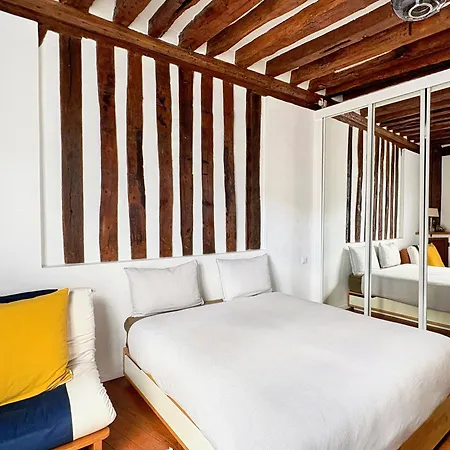 Apartament Un Cosy Near Notre Dame 5 *