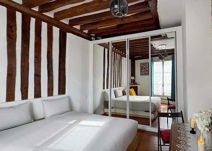 Un Cosy Near Notre Dame 5 شقة