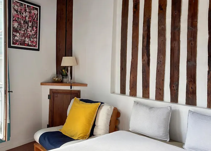 Un Cosy Near Notre Dame 5 شقة *